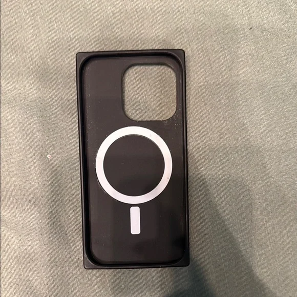 Authentic Flaunt Tortoiseshell Case - IPhone 14 Pro - Picture 2 of 6